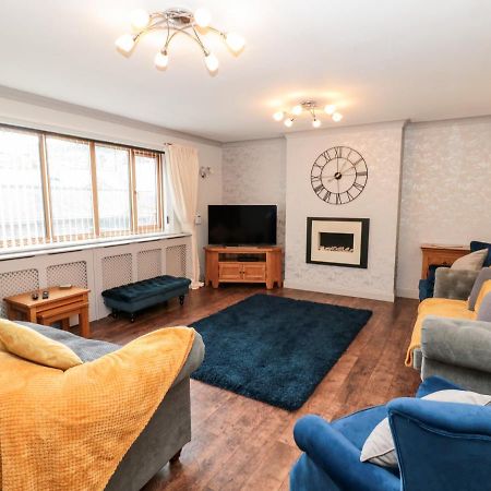 5 Westwood Road Villa Скарбъро Екстериор снимка