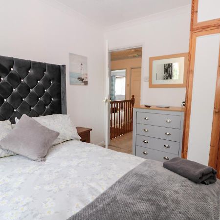 5 Westwood Road Villa Скарбъро Екстериор снимка