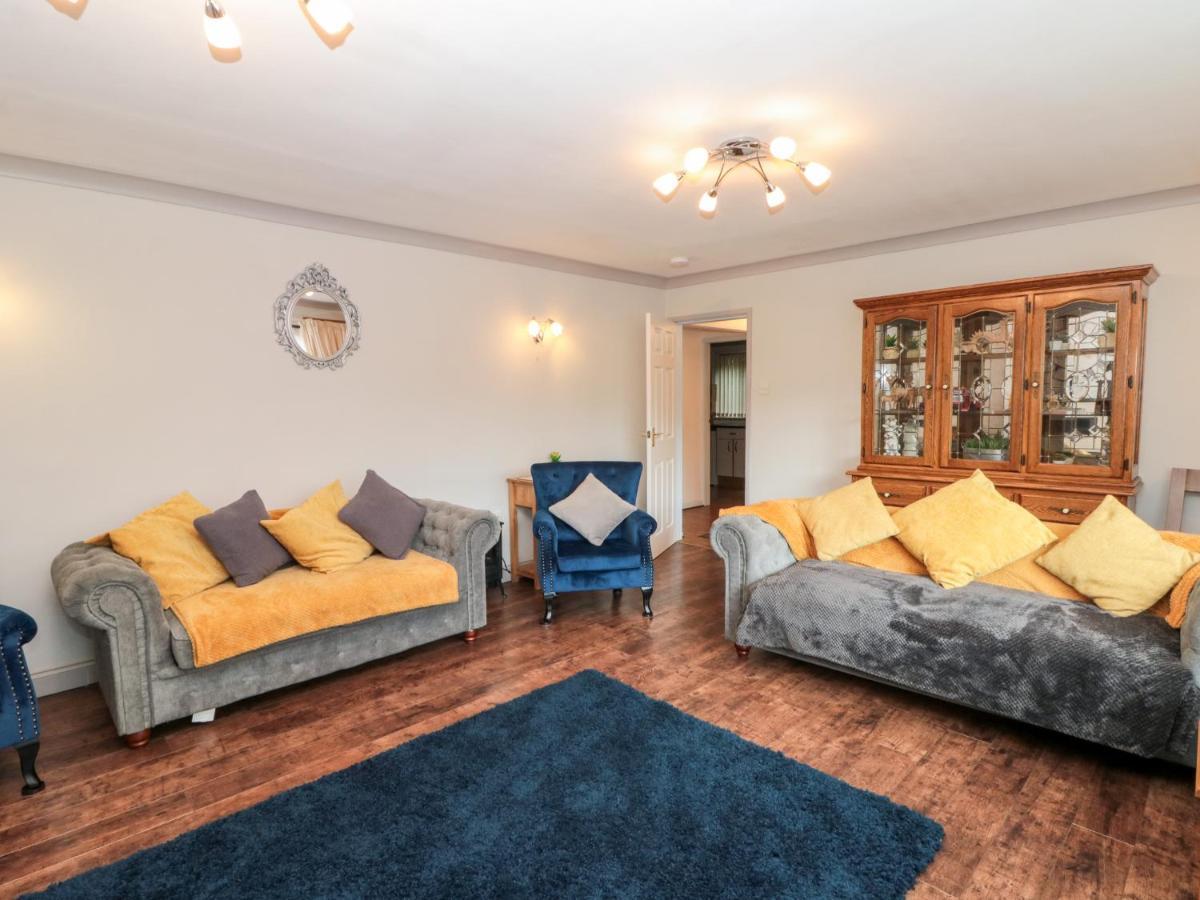 5 Westwood Road Villa Скарбъро Екстериор снимка
