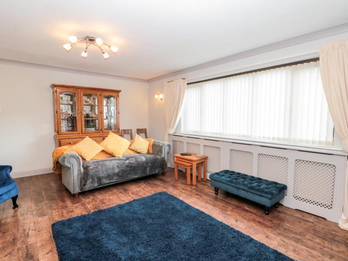 5 Westwood Road Villa Скарбъро Екстериор снимка