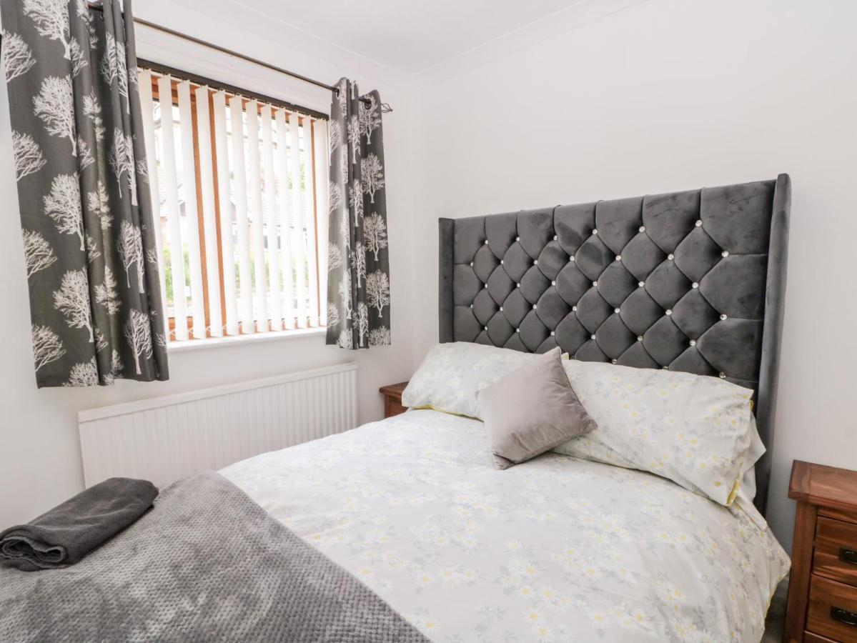 5 Westwood Road Villa Скарбъро Екстериор снимка