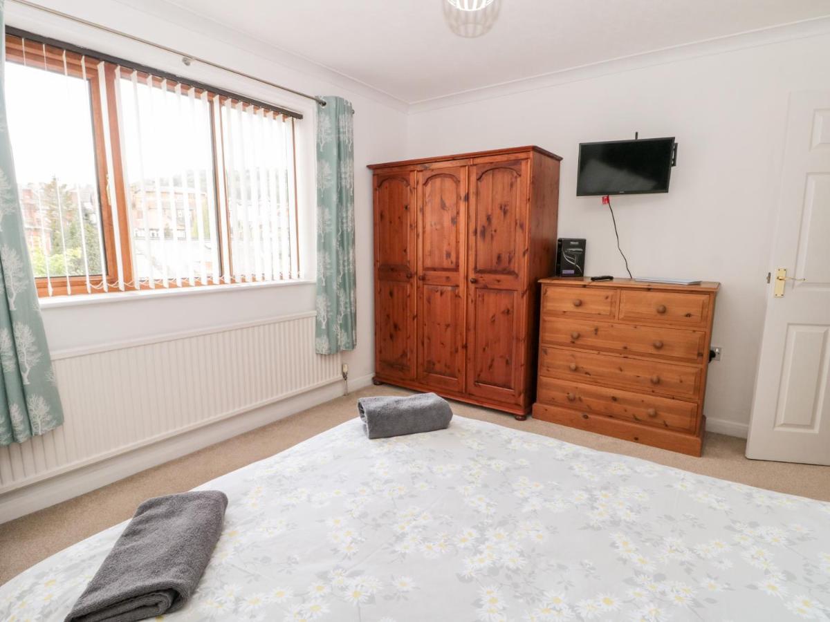 5 Westwood Road Villa Скарбъро Екстериор снимка