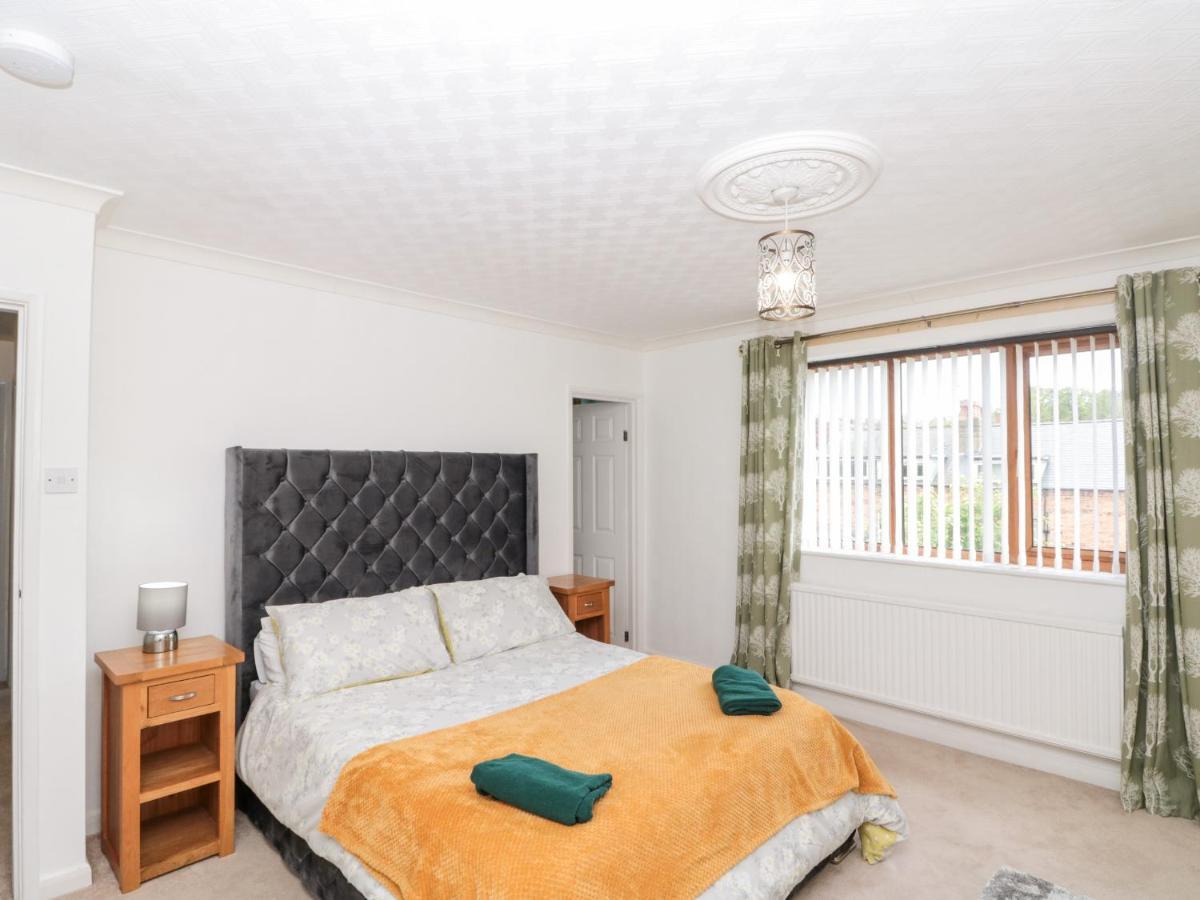 5 Westwood Road Villa Скарбъро Екстериор снимка