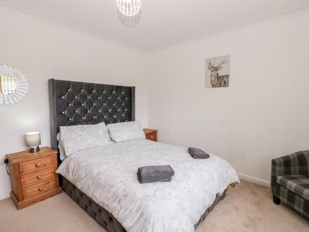 5 Westwood Road Villa Скарбъро Екстериор снимка
